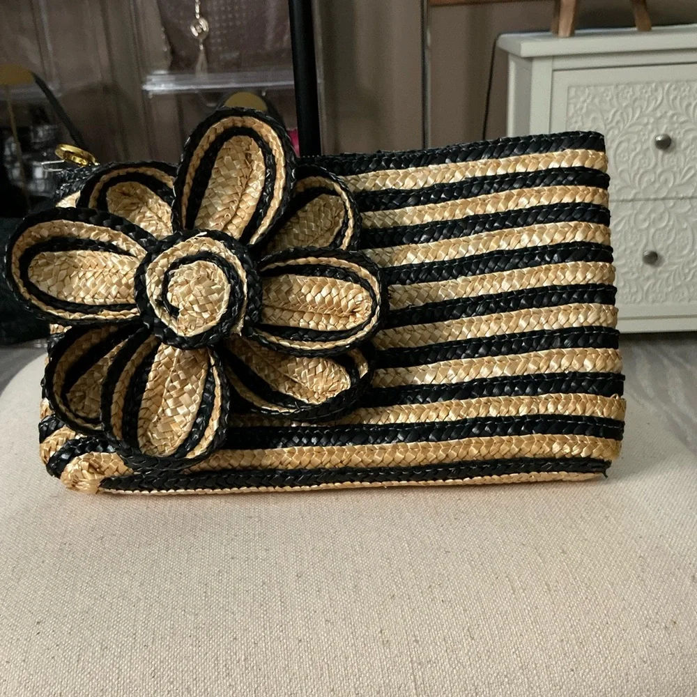 Mud Pie Floral Straw Clutch